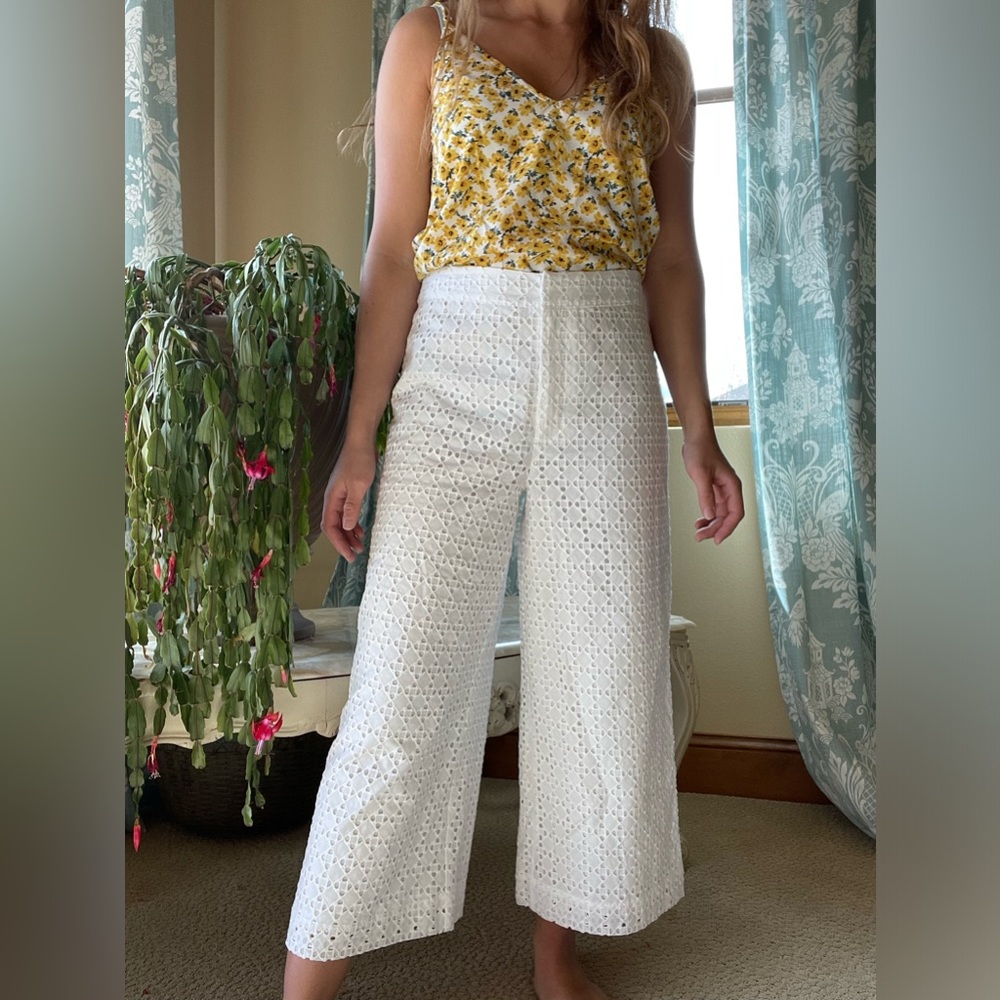 Marled High rise white eyelet wide leg ankle pants - Picture 4 of 14